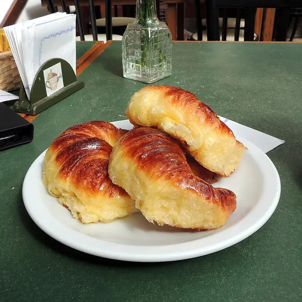 Medialunas de manteca (docena)